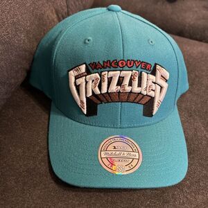 Mitchell &‎ Ness Vancouver Grizzlies Adjustable Cap Hat  New With Out Tags